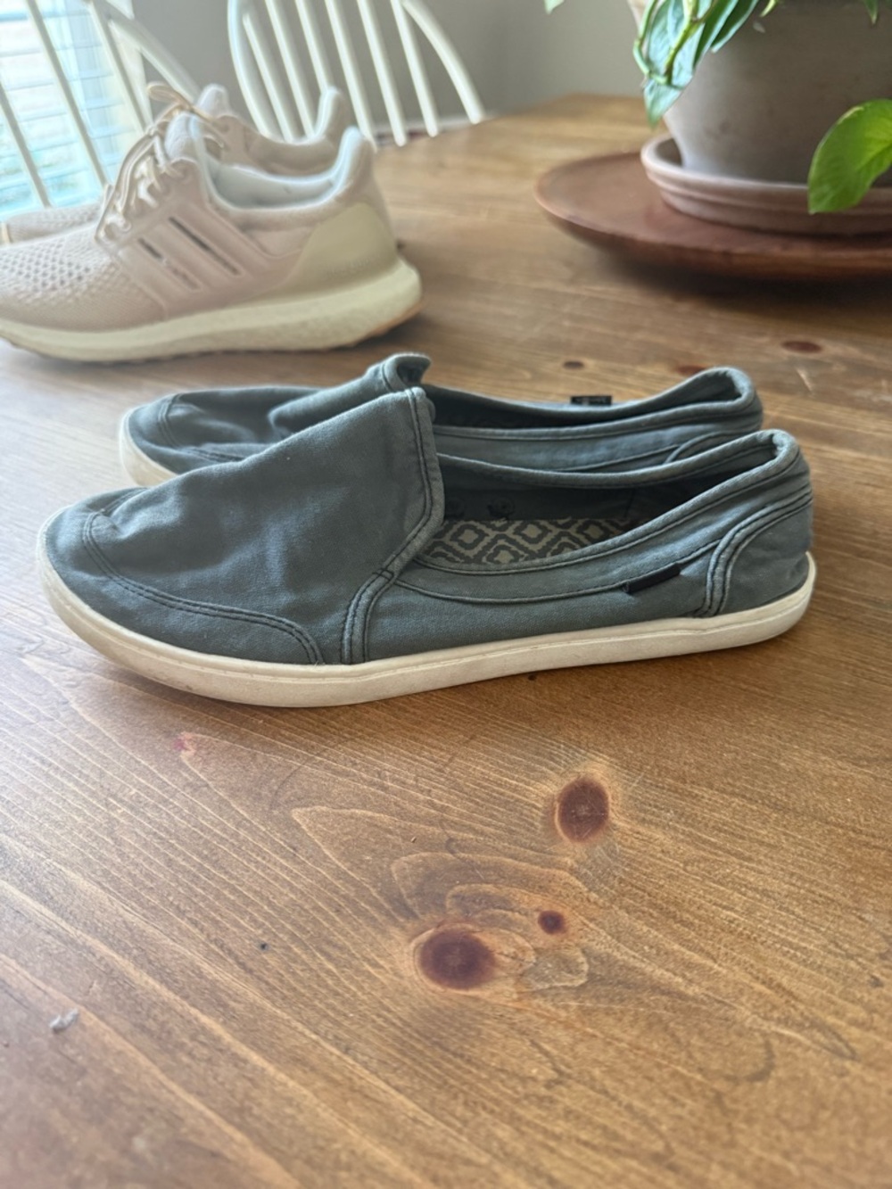 Sanuk Women's Gray Slip-On Moccasins - Picture 2 of 3